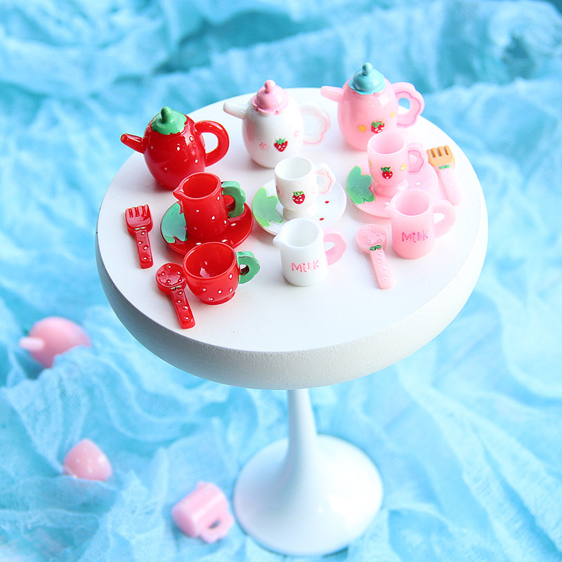 Pink Tea Set Miniature Figurin - Essential Gardening Tools ulasan dan harga
